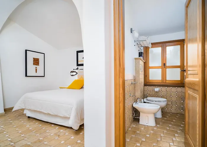 Residenza Di Campagna Seranile ドルガーリ